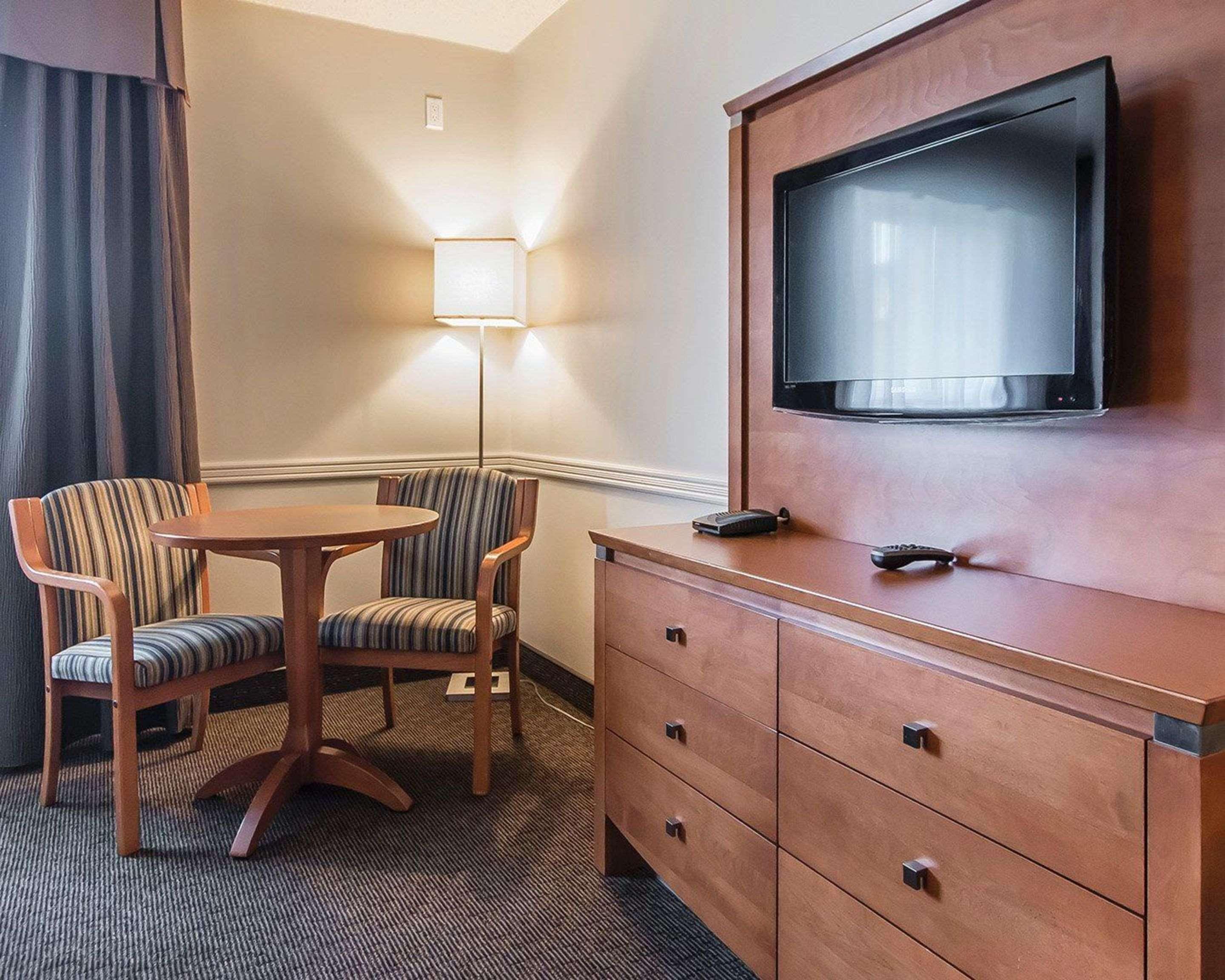 Quality Inn Rouyn-Noranda מראה חיצוני תמונה