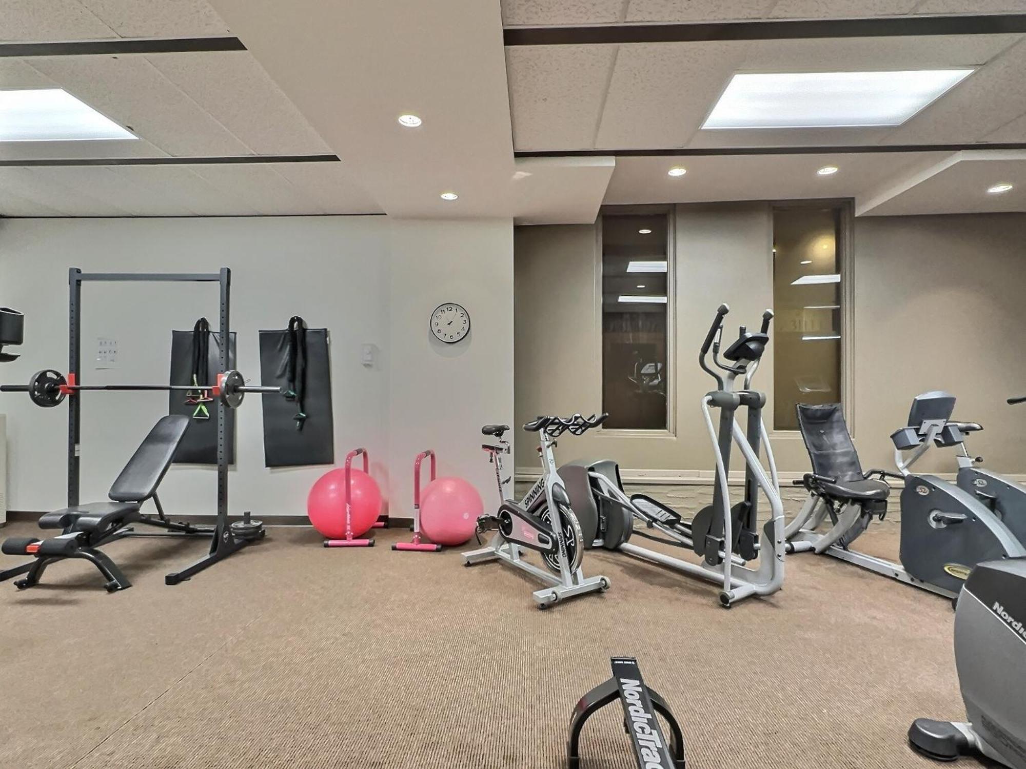 Quality Inn Rouyn-Noranda מראה חיצוני תמונה