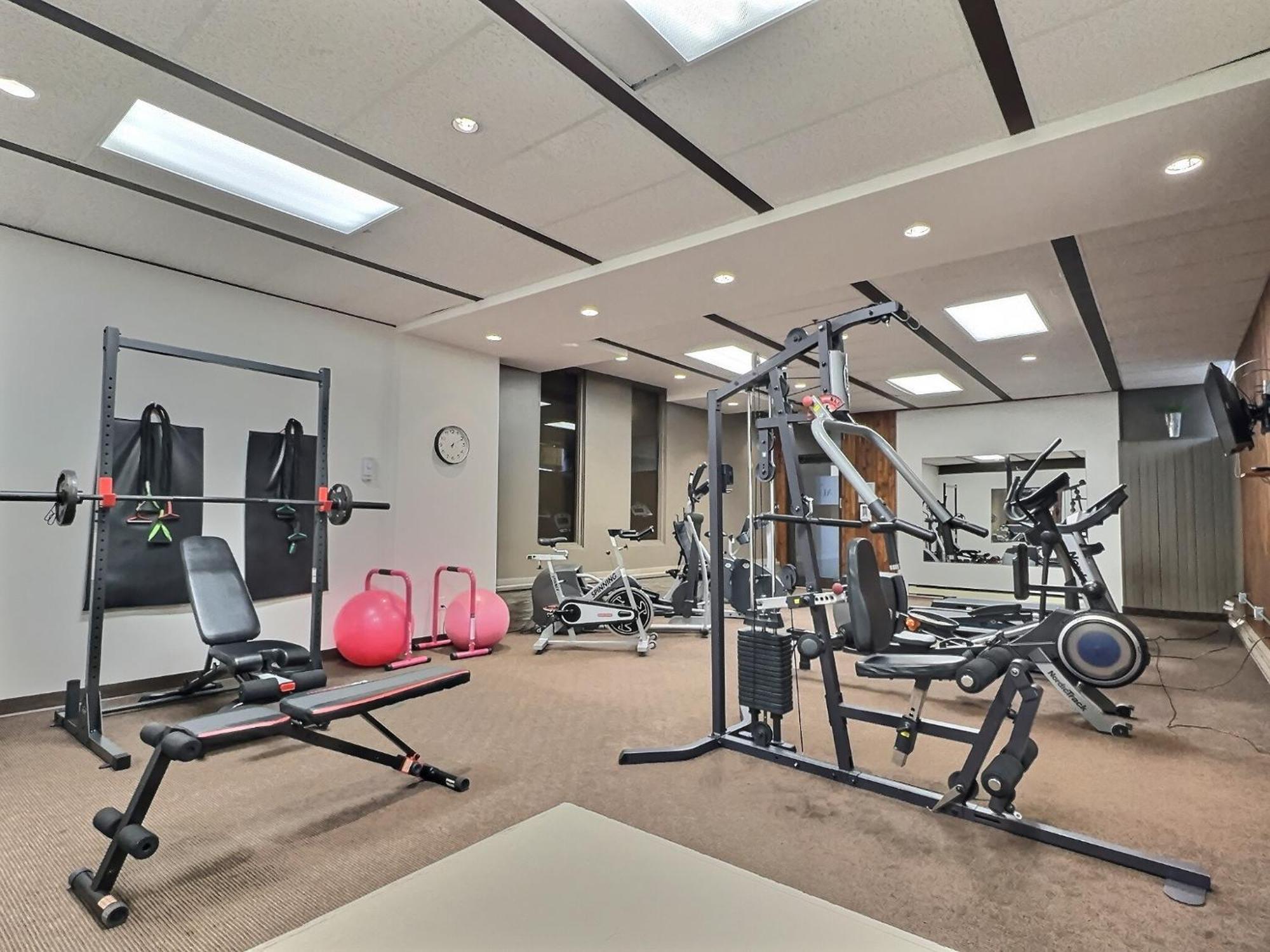 Quality Inn Rouyn-Noranda מראה חיצוני תמונה
